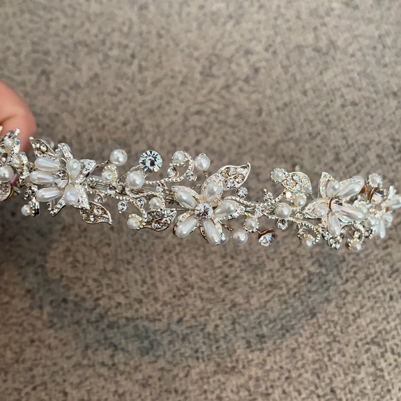 David’s Bridal Tiara - Picture 4 of 4
